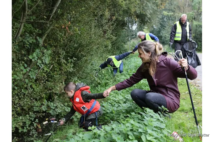 Skjin Wetter van start in De Fryske Marren: vrijwilligers in actie voor schoon water