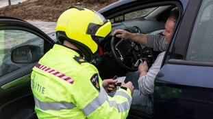 Vier aanhoudingen bij grootschalige verkeerscontrole in Noord-Nederland
