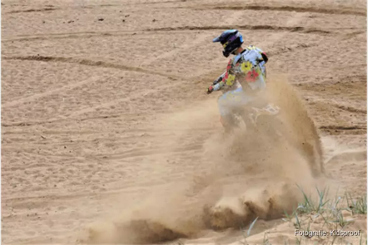 Strandcross op strand bij Beachclub Lemmer