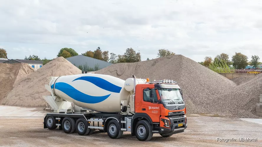IJB Mortel neemt nieuwe betoncentrale in Lelystad in gebruik