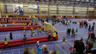 Drukte op het  G-voetbaltoernooi Sportstad Heerenveen