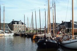 Een feestje van botters en platbodems in Lemmer