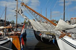 Een feestje van botters en platbodems in Lemmer