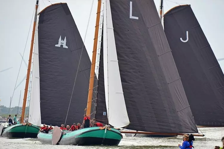 Proloog SKS-Skûtsjesilen in Lemmer
