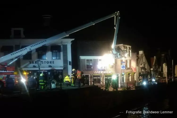 Brand bij ijssalon in centrum Lemmer