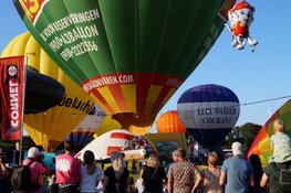 Veel publieke belangstelling bij Friese ballonfeesten in Joure