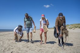 Hele Noordzeekust schoongemaakt: vrijwilligers ruimen 86.954 peuken en 4.408 kilo afval op van stranden