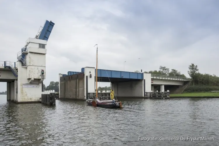 Tijdelijke vaste brug oplossing voor stremming brug Uitwellingerga