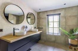 Stap binnen op Laanderweg 19 in Heerhugowaard waar wonen, werken en genieten samenkomen