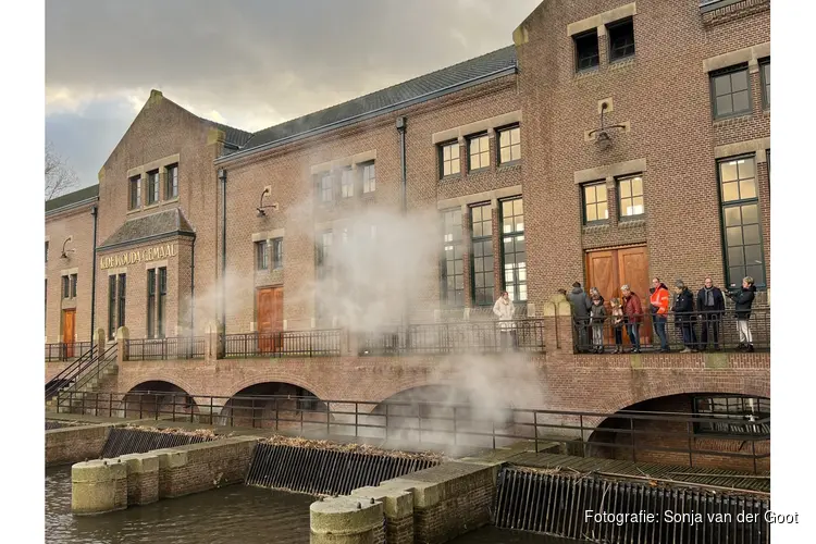 Woudagemaal gaat aan om waterstand Friese boezem te verlagen