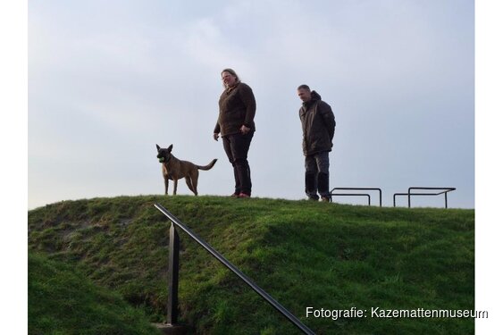 Honden speuren in het Kazemattenmuseum