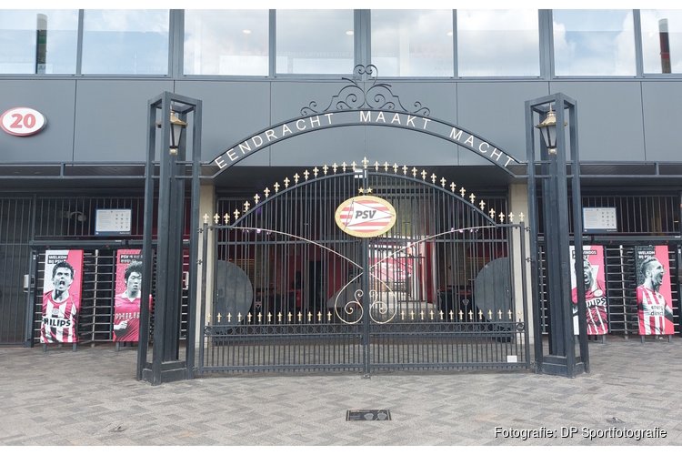 PSV moeiteloos via SC Heerenveen naar halve finale beker